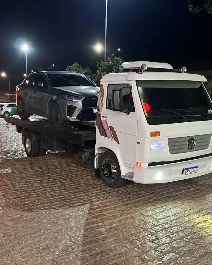 Atendimento de guincho leve durante a madrugada